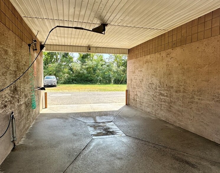 More Photos Of 205 Wells Ave, Wellsville Carwash For Sale