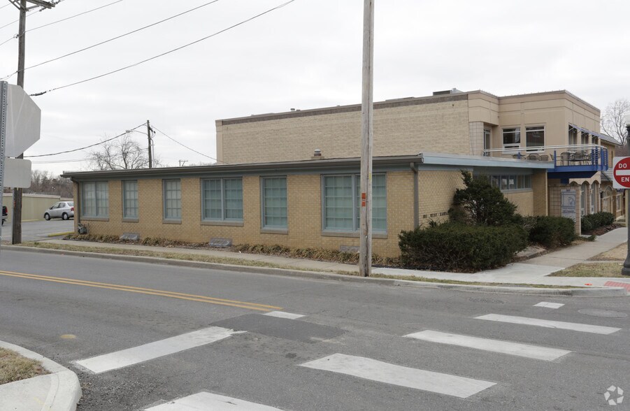 More Photos Of 101 W Kansas St, Liberty Medical For Sale