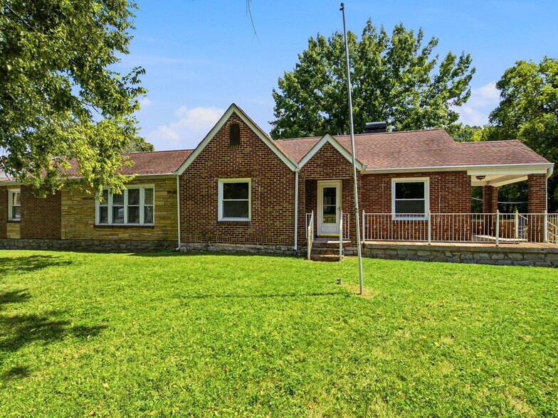 More Photos Of 1063 Louisville Hwy, Goodlettsville Flex For Sale