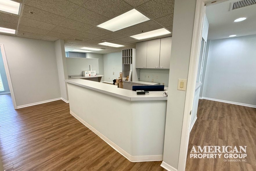 More Photos Of 1219 S East Ave, Sarasota Medical For Sale