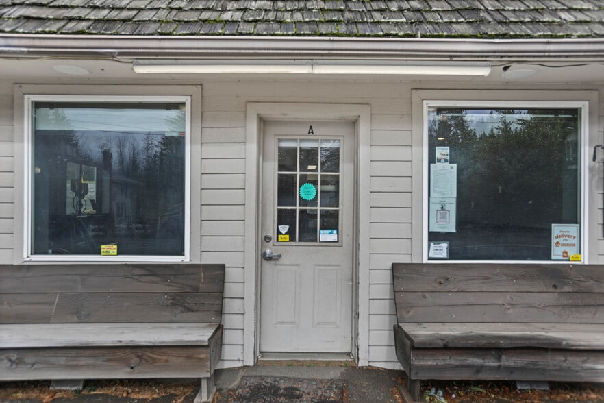 More Photos Of 31815 E Historic Columbia RI Hwy, Troutdale Convenience Store For Sale