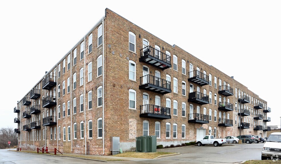 Primary Photo Of 720 Marquette St, Racine Apartments For Sale