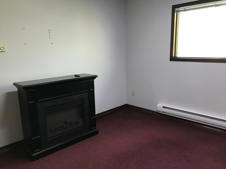 More Photos Of 1966-1990 Kensington Rd NW, Calgary Storefront Retail Office For Lease