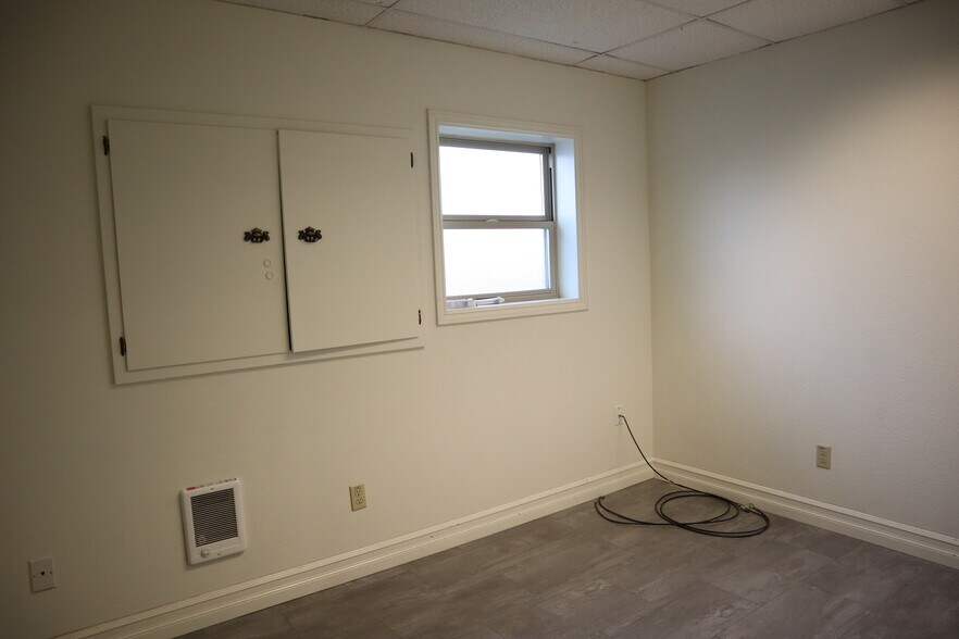 More Photos Of 4418-4420 NE St Johns Rd E, Vancouver Freestanding For Lease