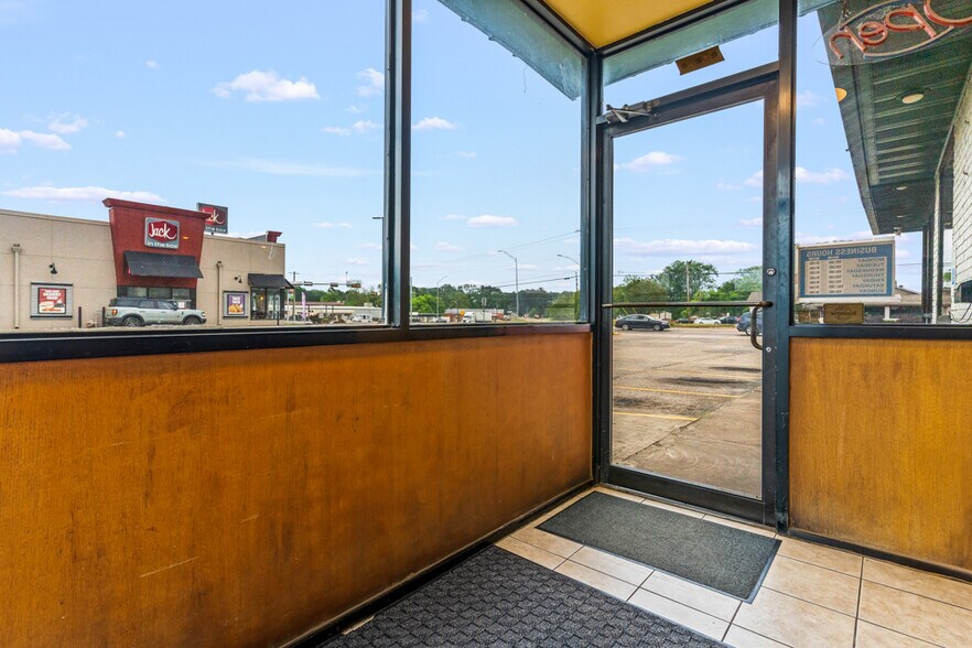 More Photos Of 509 US Highway 271 N, Gilmer Flex For Sale