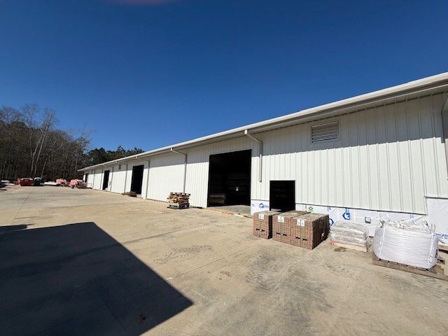 More Photos Of 3000 Wyndham Industrial Dr, Opelika Manufacturing For Lease