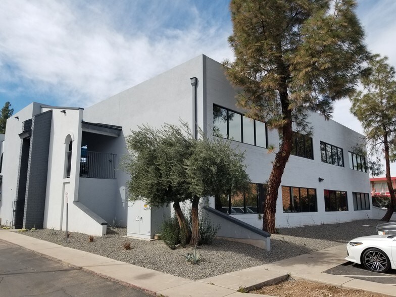 More Photos Of 8601 N Black Canyon Hwy, Phoenix Medical For Lease