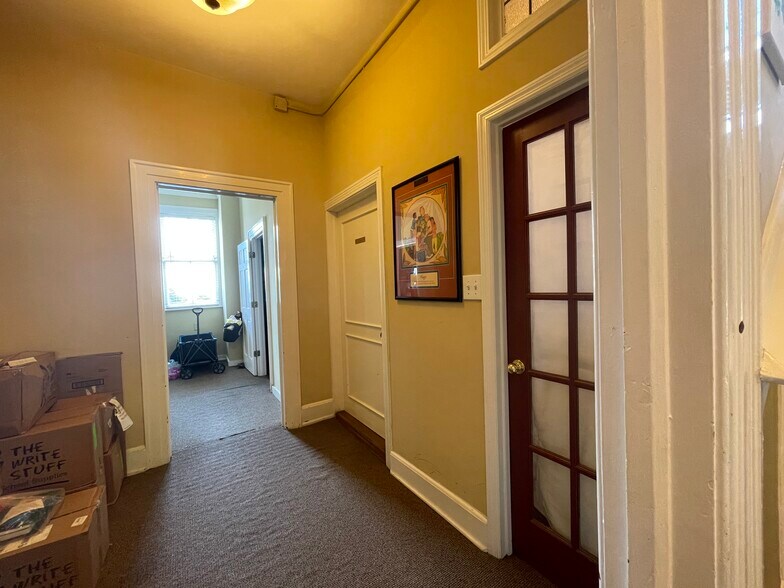 More Photos Of 2300 10th Ct, Birmingham Office Residential For Sale