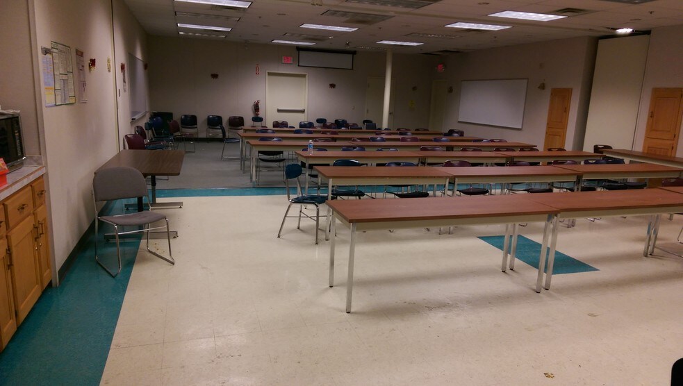 More Photos Of 3086 E Court St, Flint Warehouse For Sale