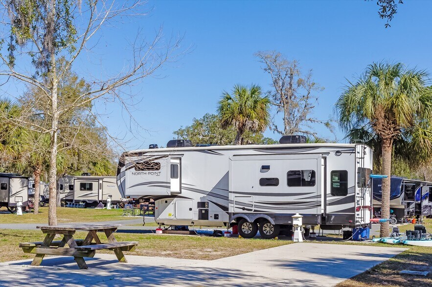 More Photos Of 11980 SW Shiloh Rd, Cedar Key Trailer Camper Park For Sale