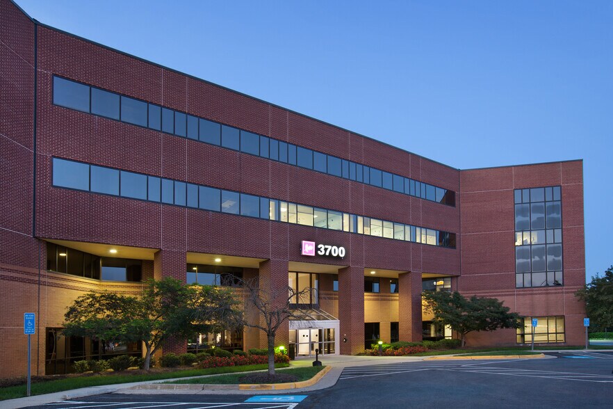 More Photos Of 3620 Joseph Siewick Dr, Fairfax Unknown For Lease