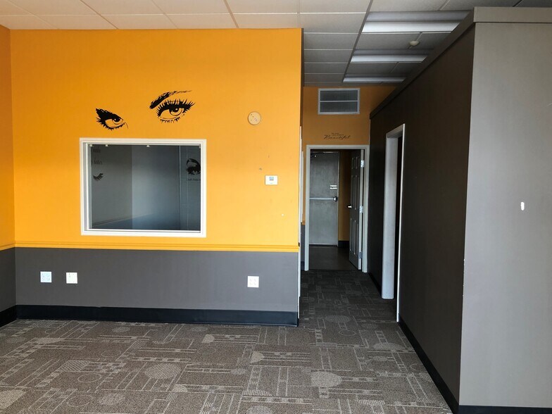More Photos Of 2213-2217 Fayetteville Rd, Van Buren Storefront For Lease