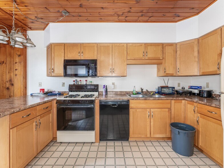 More Photos Of 1791 Superior St, Three Lakes Storefront For Sale