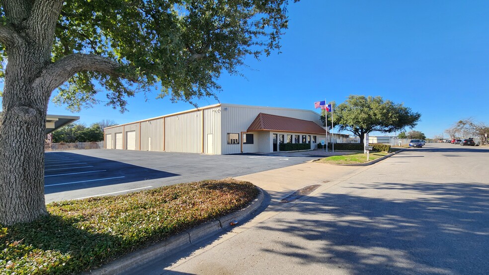 Primary Photo Of 1304 W Industrial Blvd, Round Rock Light Distribution For Sale
