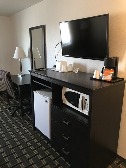 More Photos Of 27882 Frontage Rd, La Junta Hotel For Sale