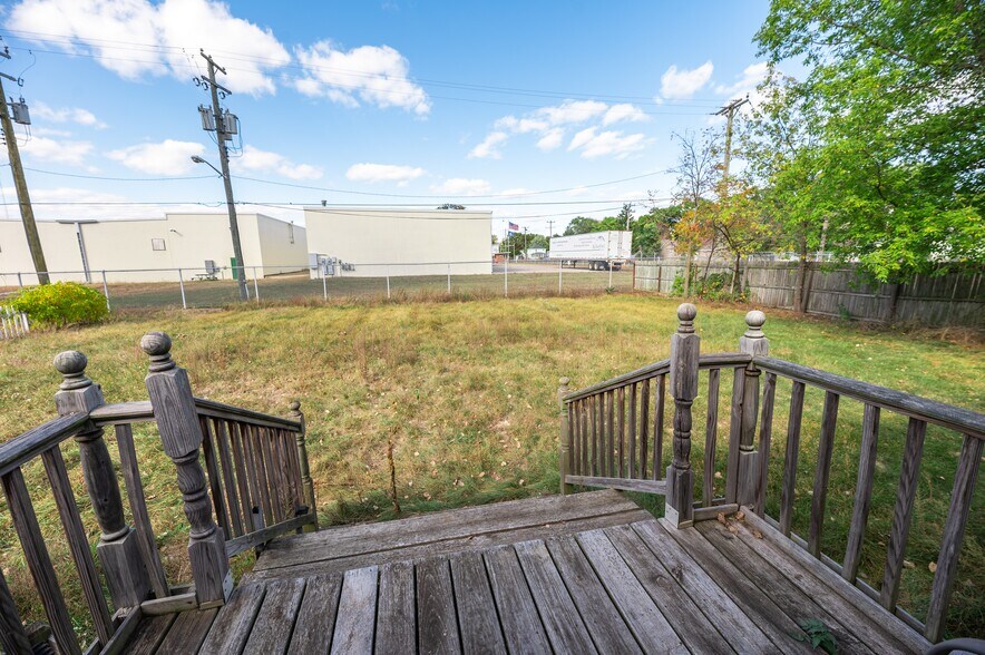 More Photos Of 3905 32nd St, Port Huron Truck Terminal For Sale