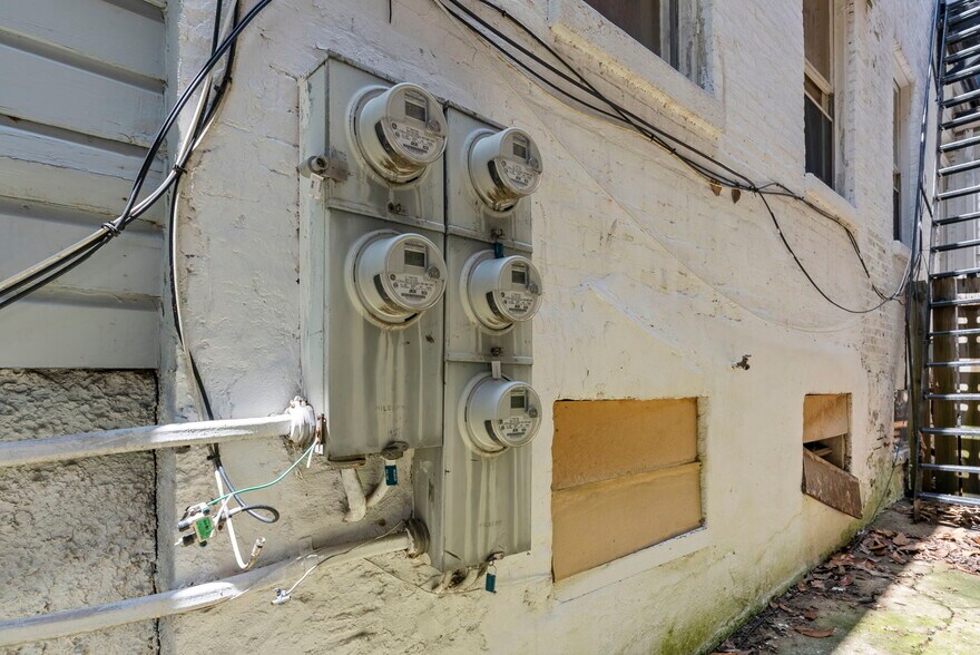 More Photos Of 1433 W Lombard St, Baltimore Multifamily For Sale