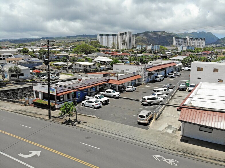 More Photos Of 2130 N King St, Honolulu Freestanding For Lease