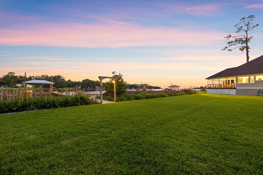 More Photos Of 104 George Ellis Pt, Freeport Land For Sale