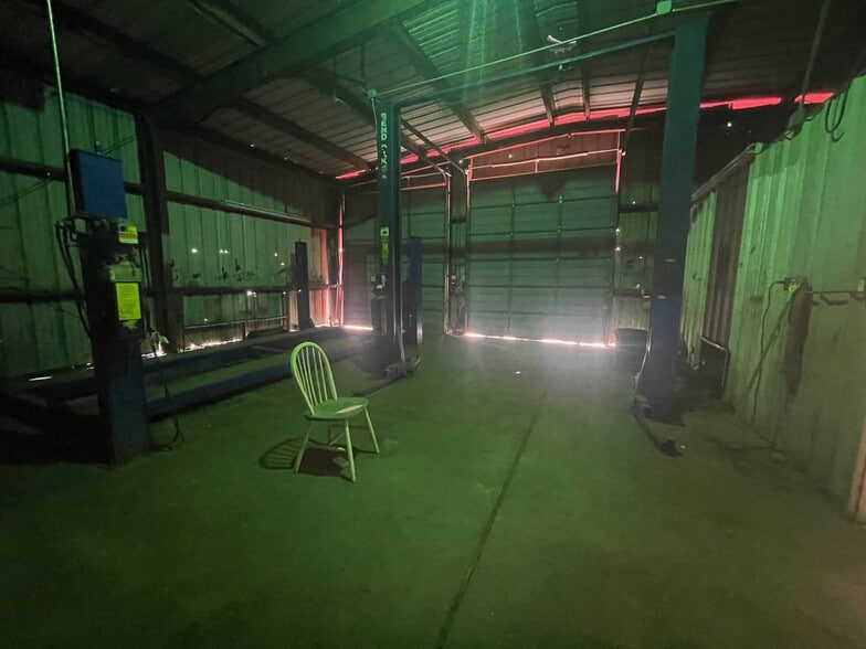 More Photos Of 1601 N Shepherd Dr, Houston Warehouse For Lease