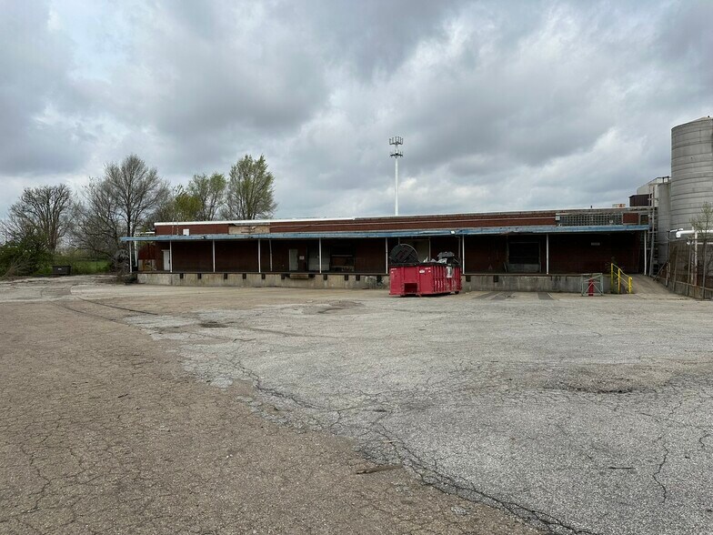 More Photos Of 1800 Churchman Ave, Indianapolis Manufacturing For Lease