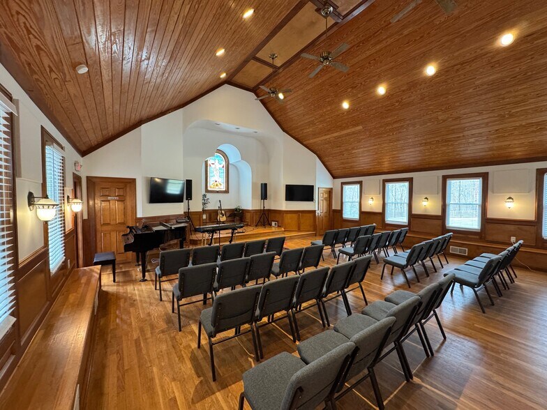 More Photos Of 3430 Land Rd, Alpharetta Religious Facility For Sale