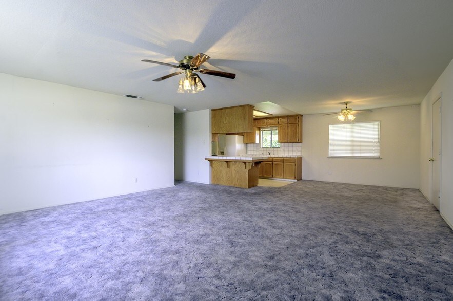 More Photos Of 8008 W Shields Ave, Fresno Food Processing For Sale