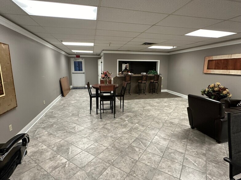 More Photos Of 1800 Churchman Ave, Indianapolis Manufacturing For Lease