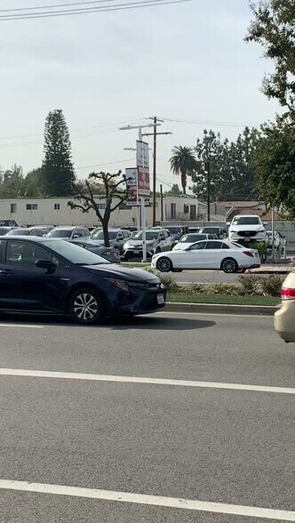 Primary Photo Of 5512-5530 Van Nuys Blvd, Sherman Oaks Restaurant For Lease