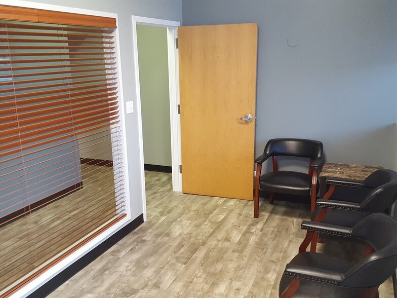 More Photos Of 3855 N Cicero Ave, Chicago Storefront Retail Office For Lease