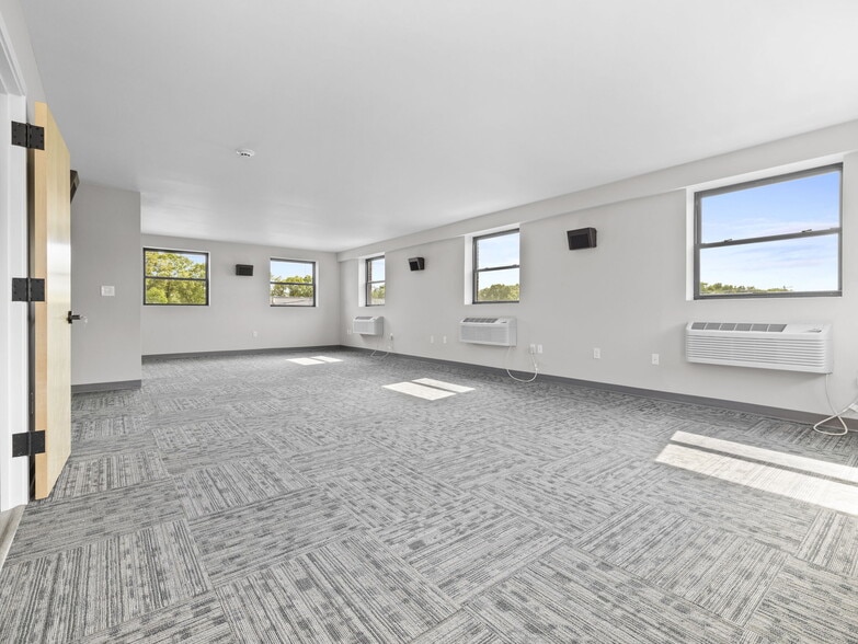 More Photos Of 950 Boylston St, Newton Office For Lease