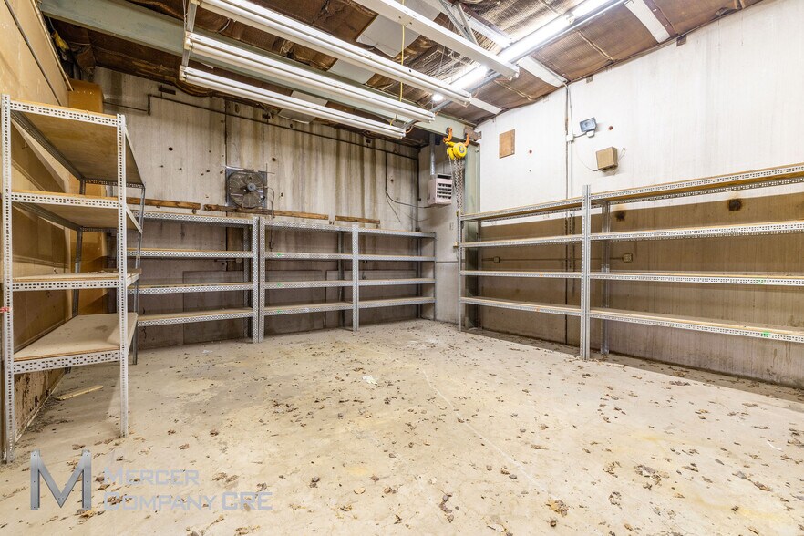 More Photos Of 1312 S Walker Ave, Oklahoma City Light Manufacturing For Sale