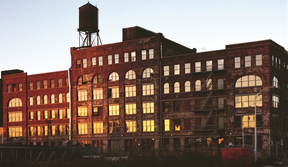 More Photos Of 26 Bruckner Blvd, Bronx Loft Creative Space For Lease