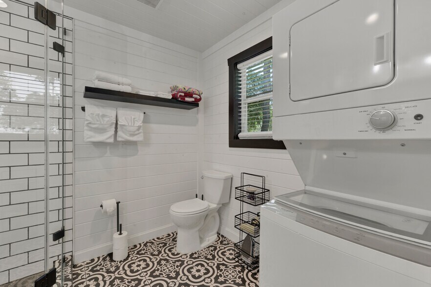 More Photos Of 14147 FM 306, Canyon Lake Trailer Camper Park For Sale