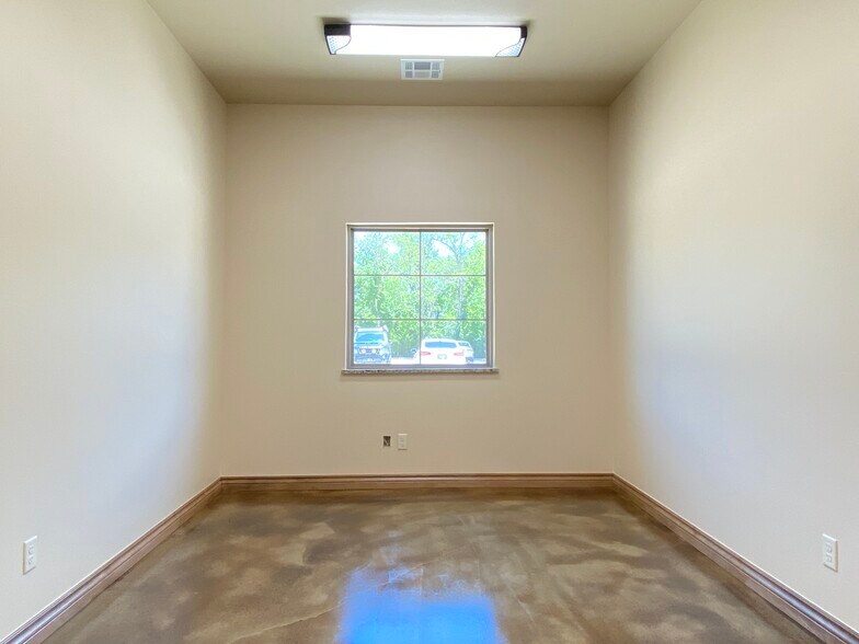 More Photos Of 5706 NW 130th St, Oklahoma City Office For Lease