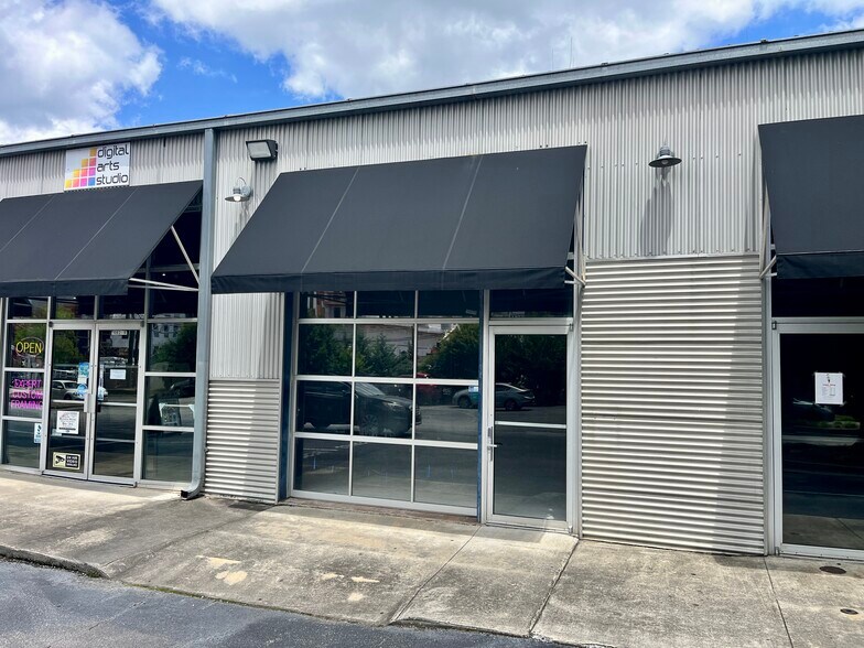 More Photos Of 1082 Huff Rd NW, Atlanta General Retail For Lease