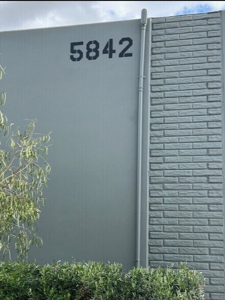 More Photos Of 5842 McFadden Ave, Huntington Beach Warehouse For Lease