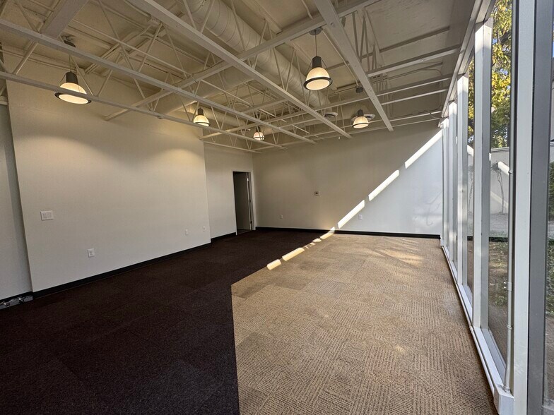 More Photos Of 1414 S Fair Oaks Ave, South Pasadena Loft Creative Space For Lease