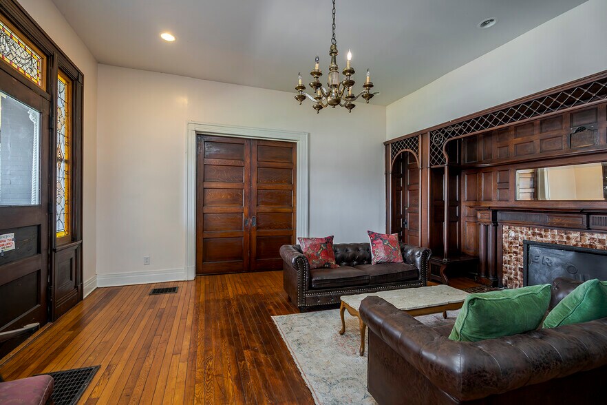 More Photos Of 199 E Loudon Ave, Lexington Office Residential For Sale