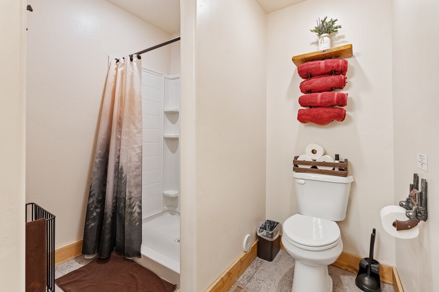 More Photos Of 417 Main St, Ashton Specialty For Sale