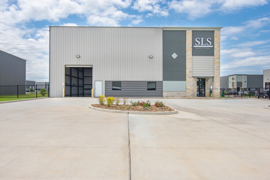 More Photos Of 17701 Telge Rd, Cypress Warehouse For Sale