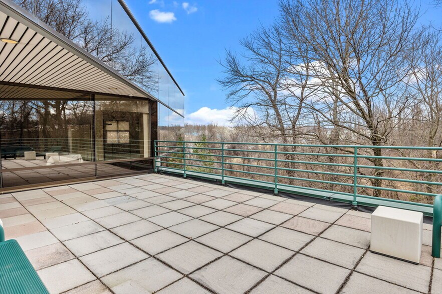 More Photos Of 1000 Northbrook Dr, Trevose Office For Sale