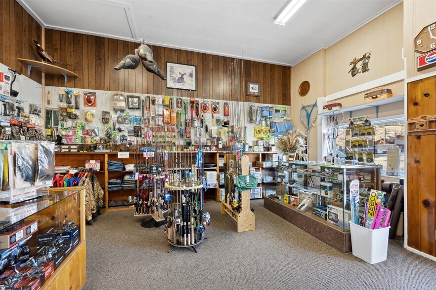 More Photos Of 605 E Park Ave, Anaconda Storefront For Sale
