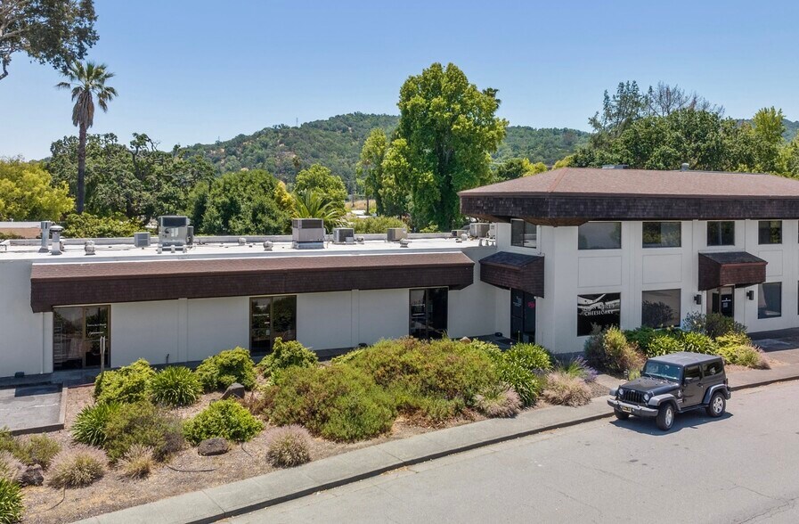 More Photos Of 4 Commercial Blvd, Novato Manufacturing For Lease