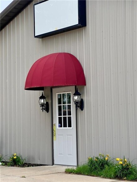 More Photos Of 199 Harmony Rd, Huntsville Office For Sale