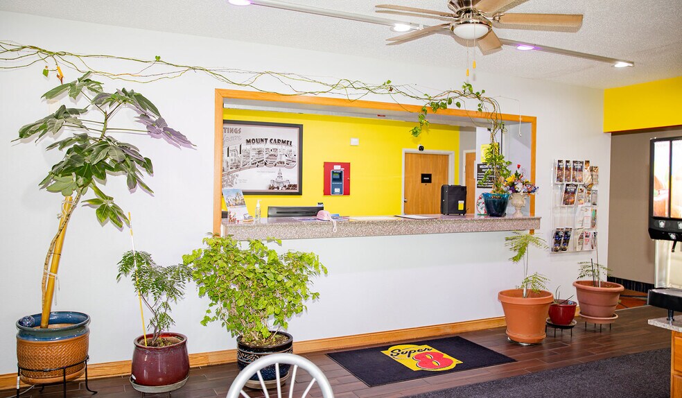 More Photos Of 937 Enterprise Ln, Mount Carmel Hotel For Sale