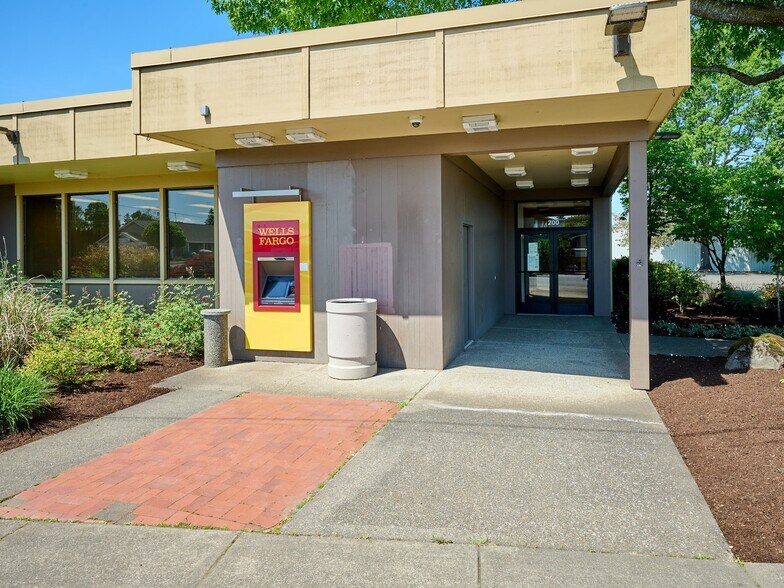 More Photos Of 200 Center Ave, Molalla Bank For Sale
