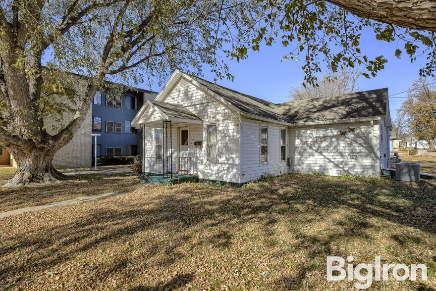 More Photos Of 130 S 5th St, Hebron Apartments For Sale