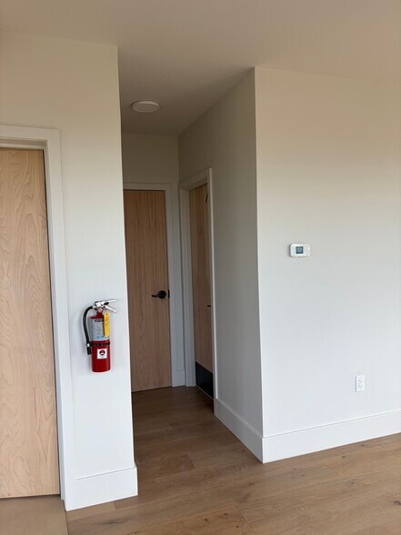 More Photos Of 1313 Mercantile St, Richmond Storefront Retail Residential For Sale