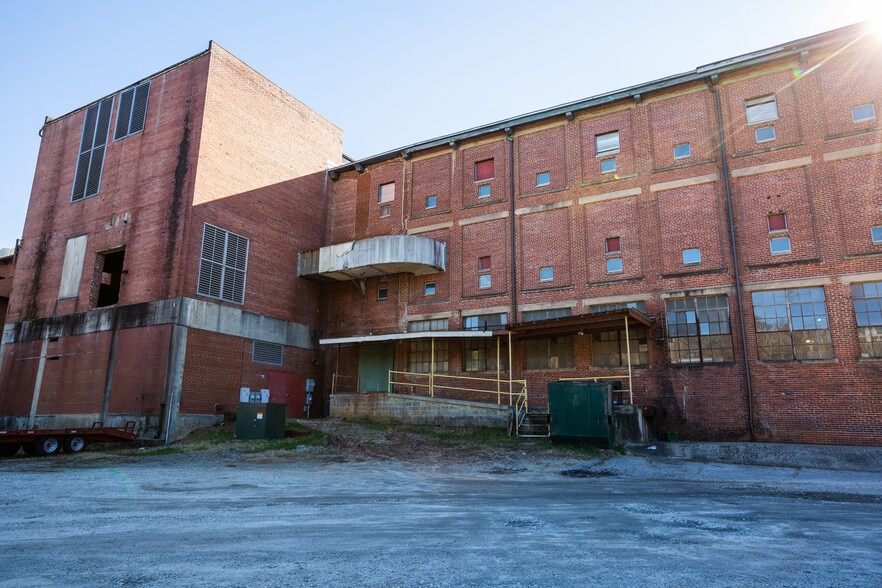 More Photos Of 200 Barrett St, Monroe Warehouse For Lease